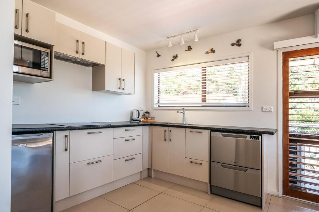 Onetangi Beach Apartments Luaran gambar