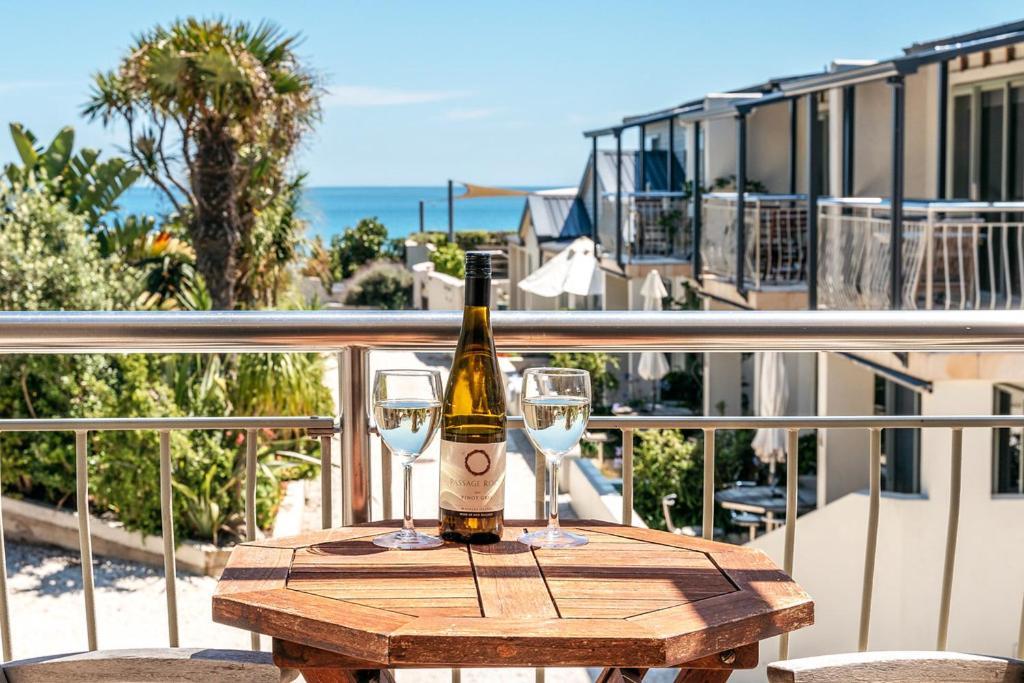 Onetangi Beach Apartments Luaran gambar