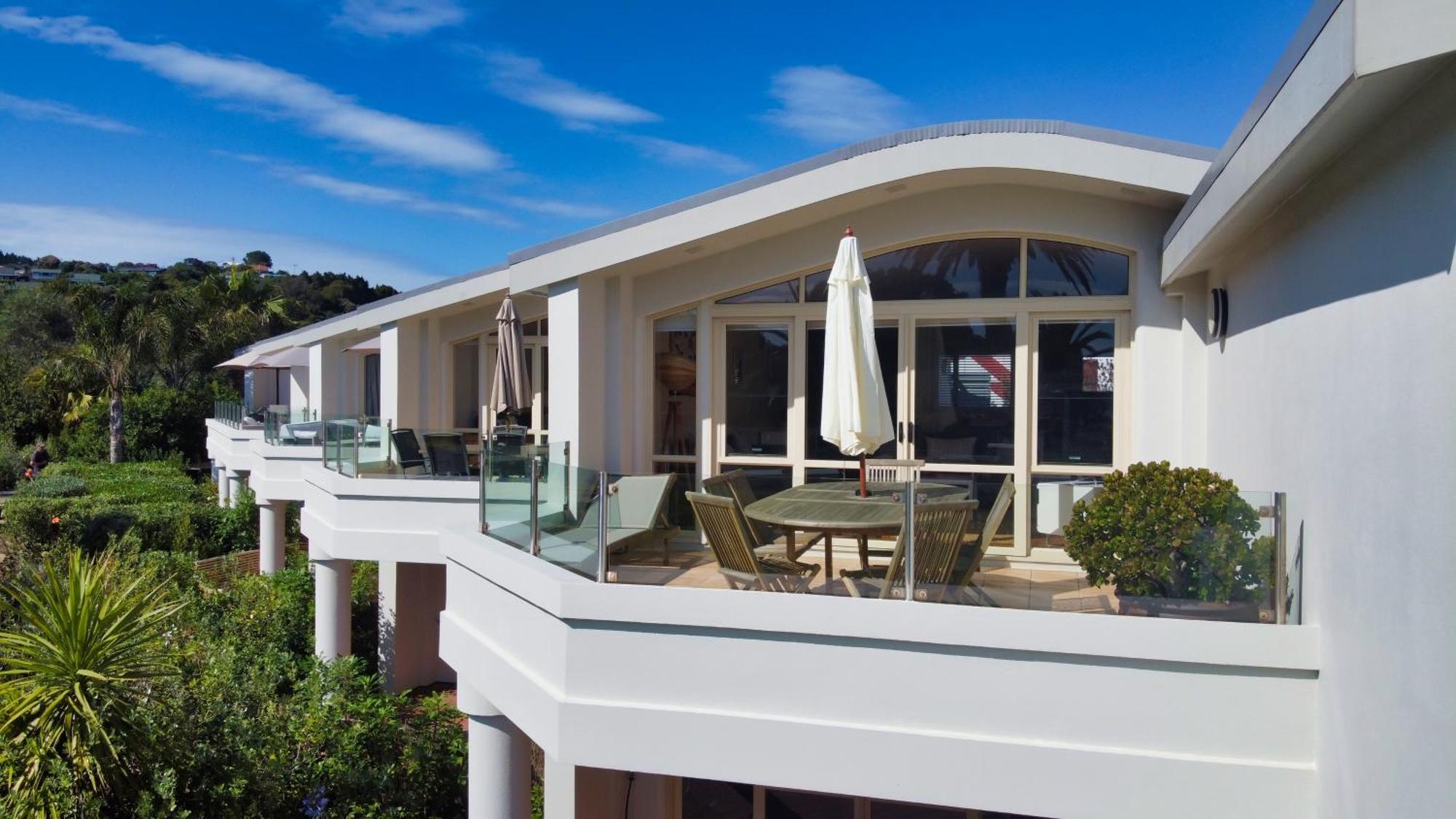 Onetangi Beach Apartments Luaran gambar