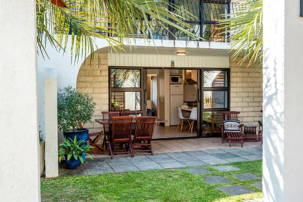 Onetangi Beach Apartments Luaran gambar