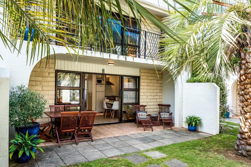 Onetangi Beach Apartments Luaran gambar