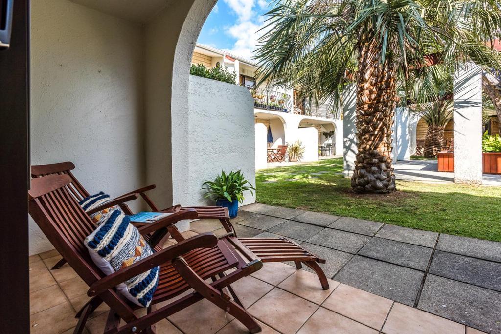 Onetangi Beach Apartments Luaran gambar