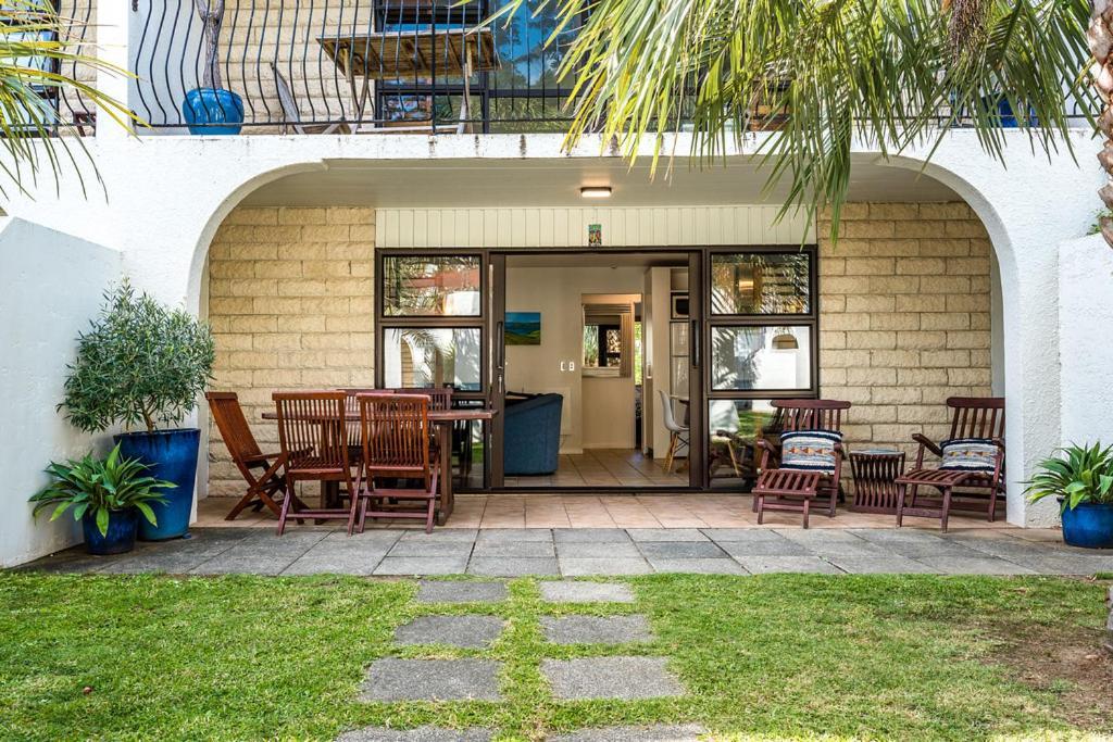 Onetangi Beach Apartments Luaran gambar