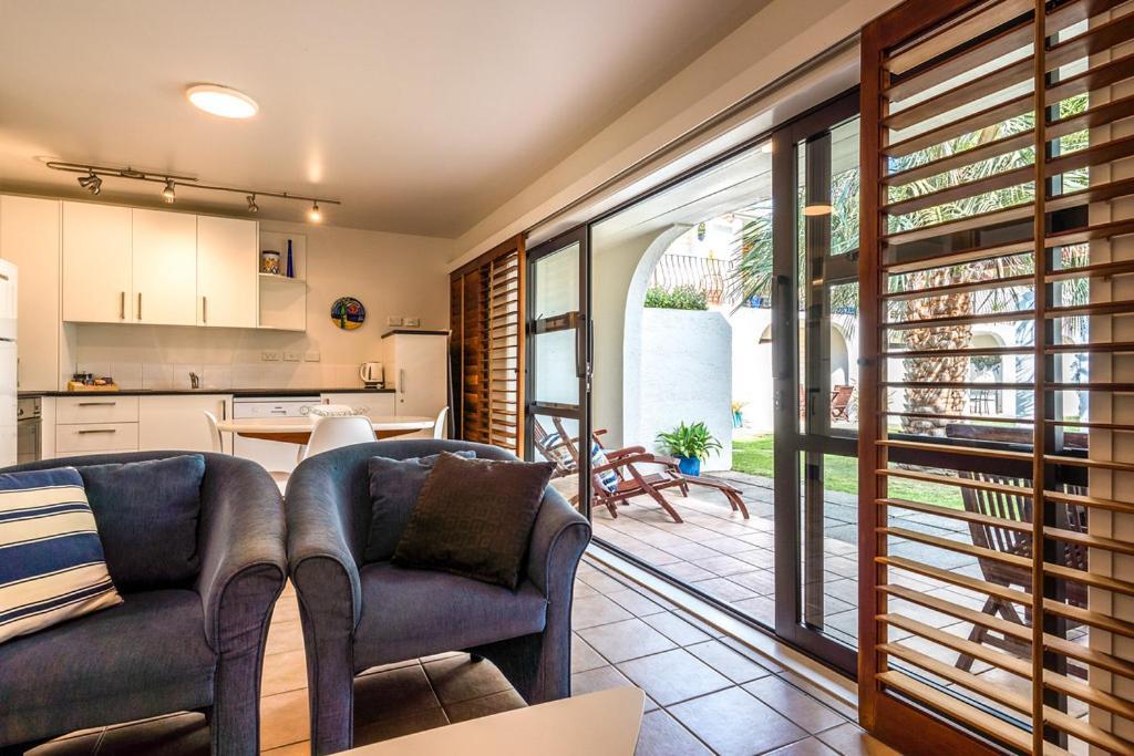 Onetangi Beach Apartments Luaran gambar