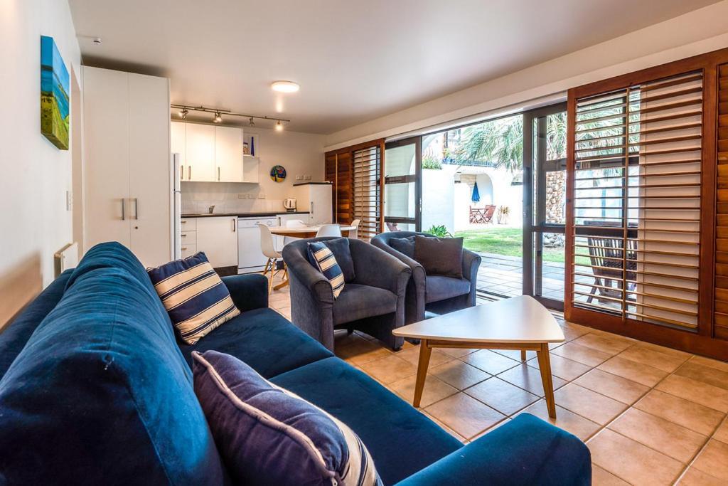 Onetangi Beach Apartments Luaran gambar